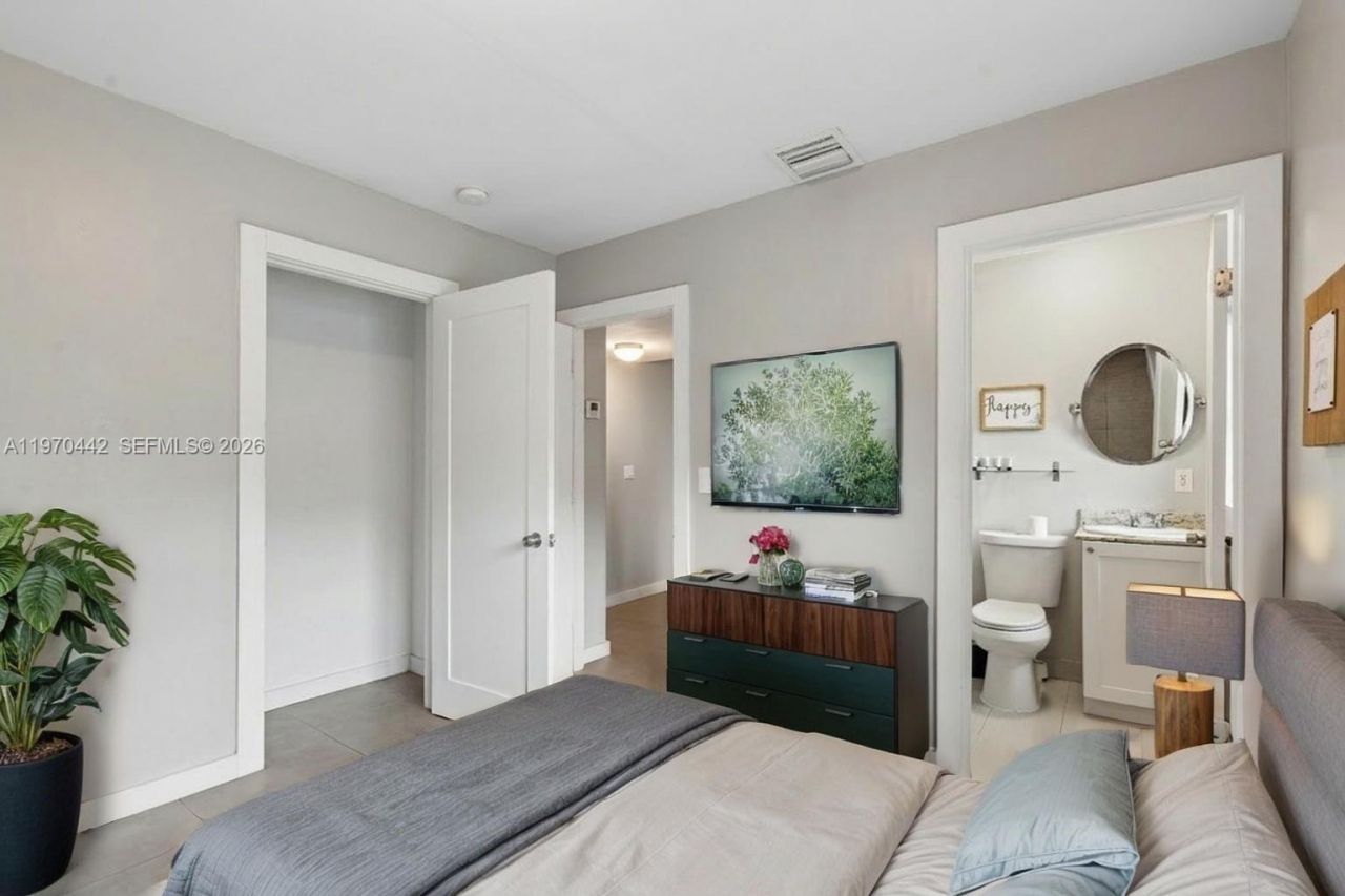 435 NE 69th St, Miami, FL 33138 Photo