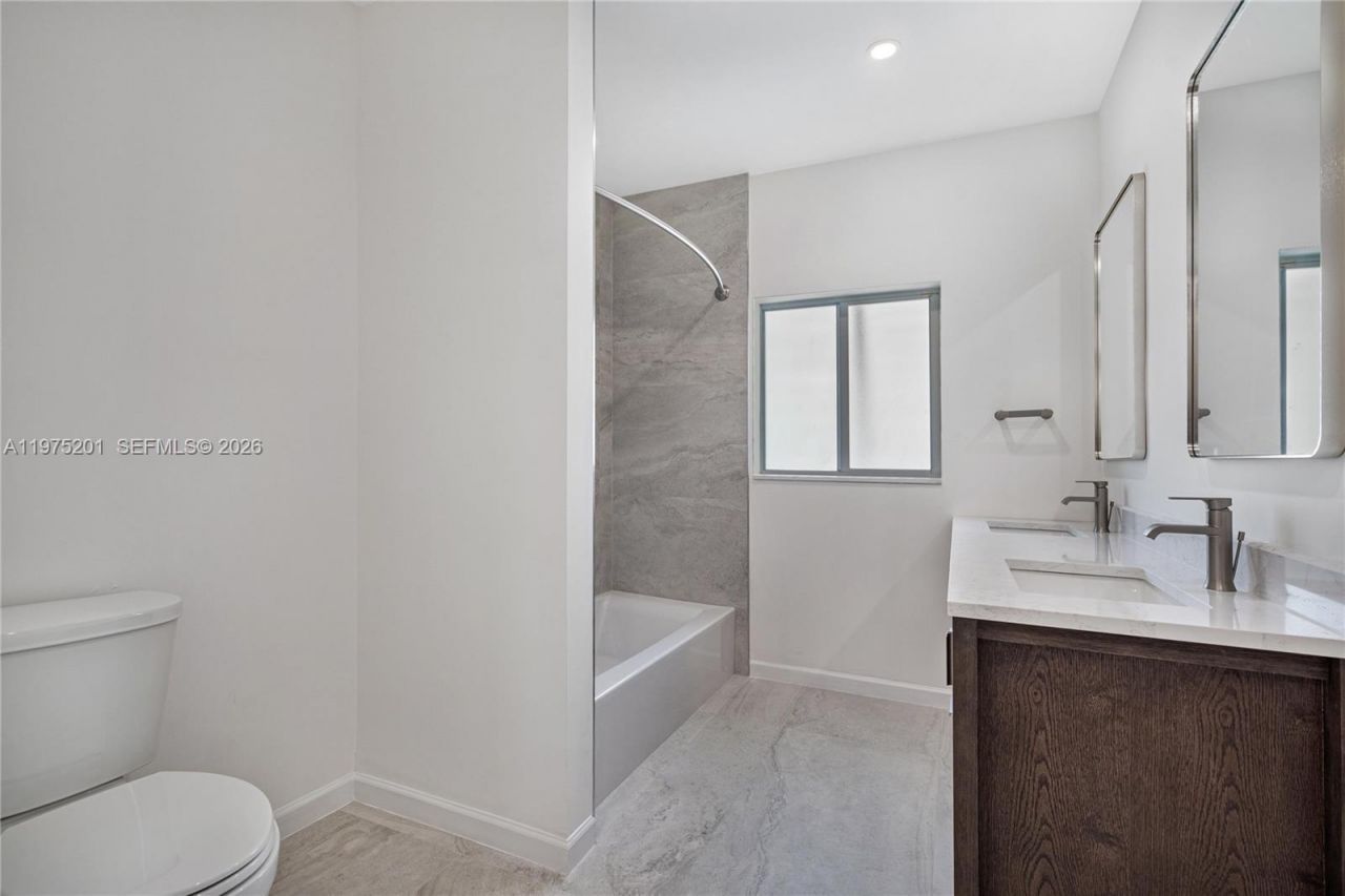 1235 Algardi Ave, Coral Gables, FL 33146 Photo