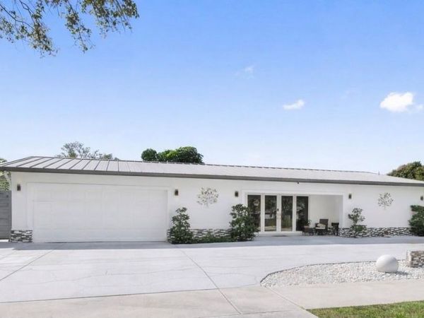 1140 N Douglas Rd , Pembroke Pines, FL 33024