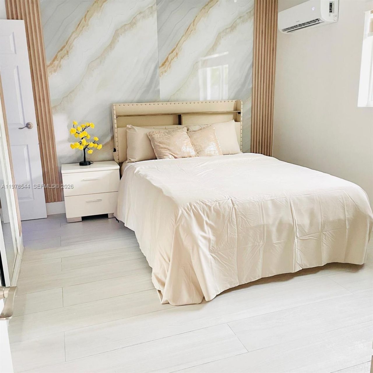 1140 N Douglas Rd, Pembroke Pines, FL 33024 Photo