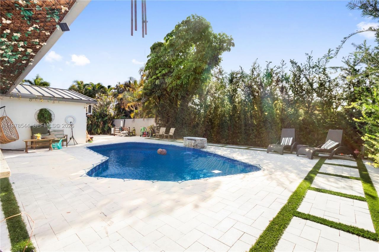 1140 N Douglas Rd, Pembroke Pines, FL 33024 Photo