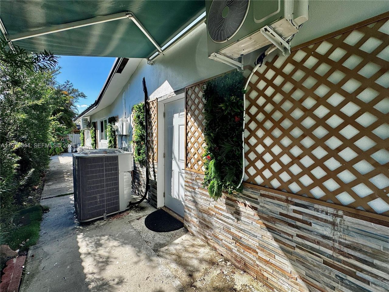 1140 N Douglas Rd , Pembroke Pines, FL 33024 Photo