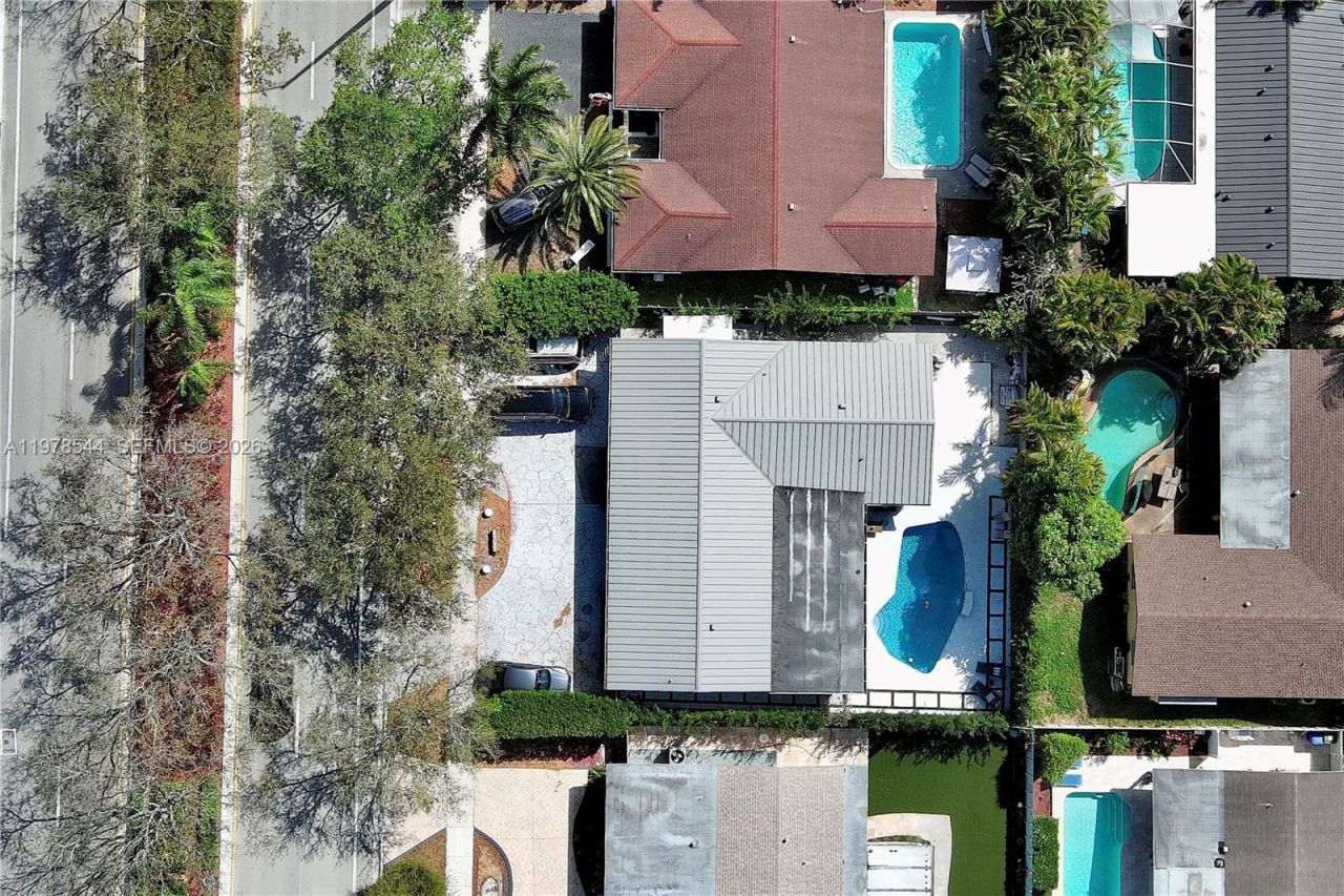 1140 N Douglas Rd, Pembroke Pines, FL 33024 Photo