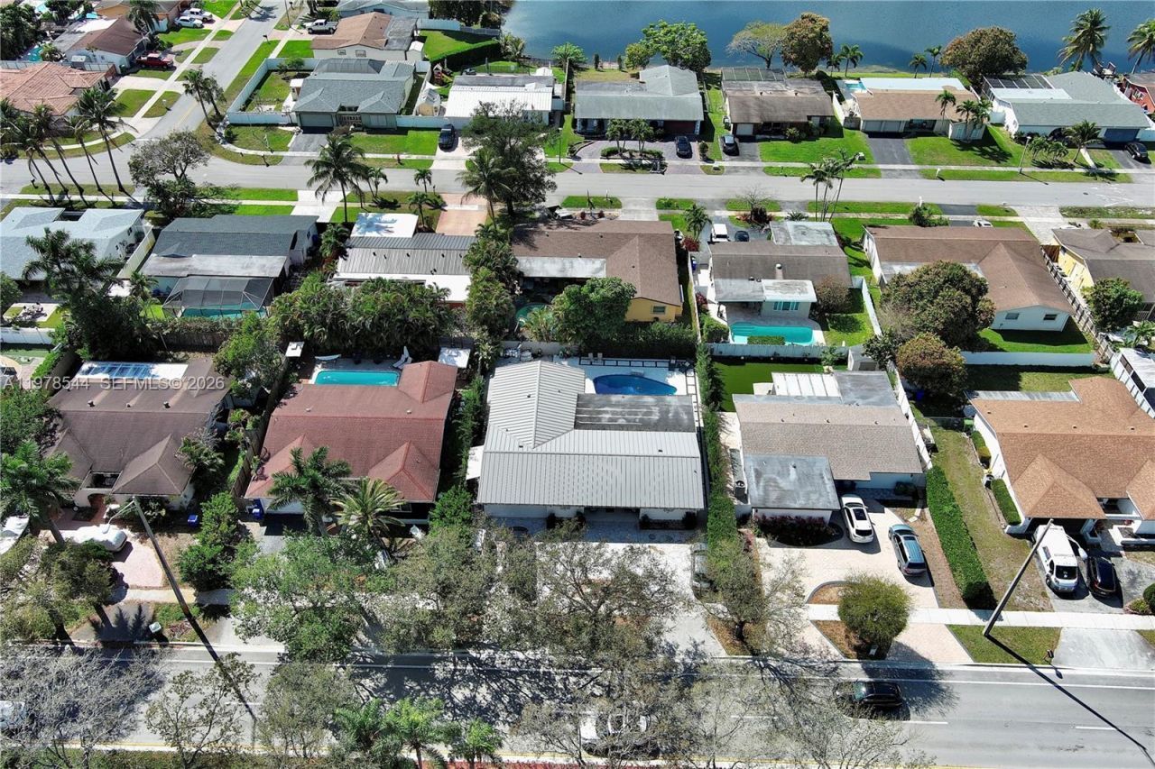 1140 N Douglas Rd, Pembroke Pines, FL 33024 Photo