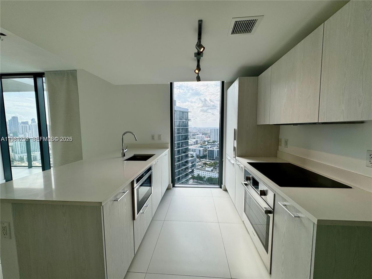 501 NE 31st St , Unit 3208, Miami, FL 33137 Photo