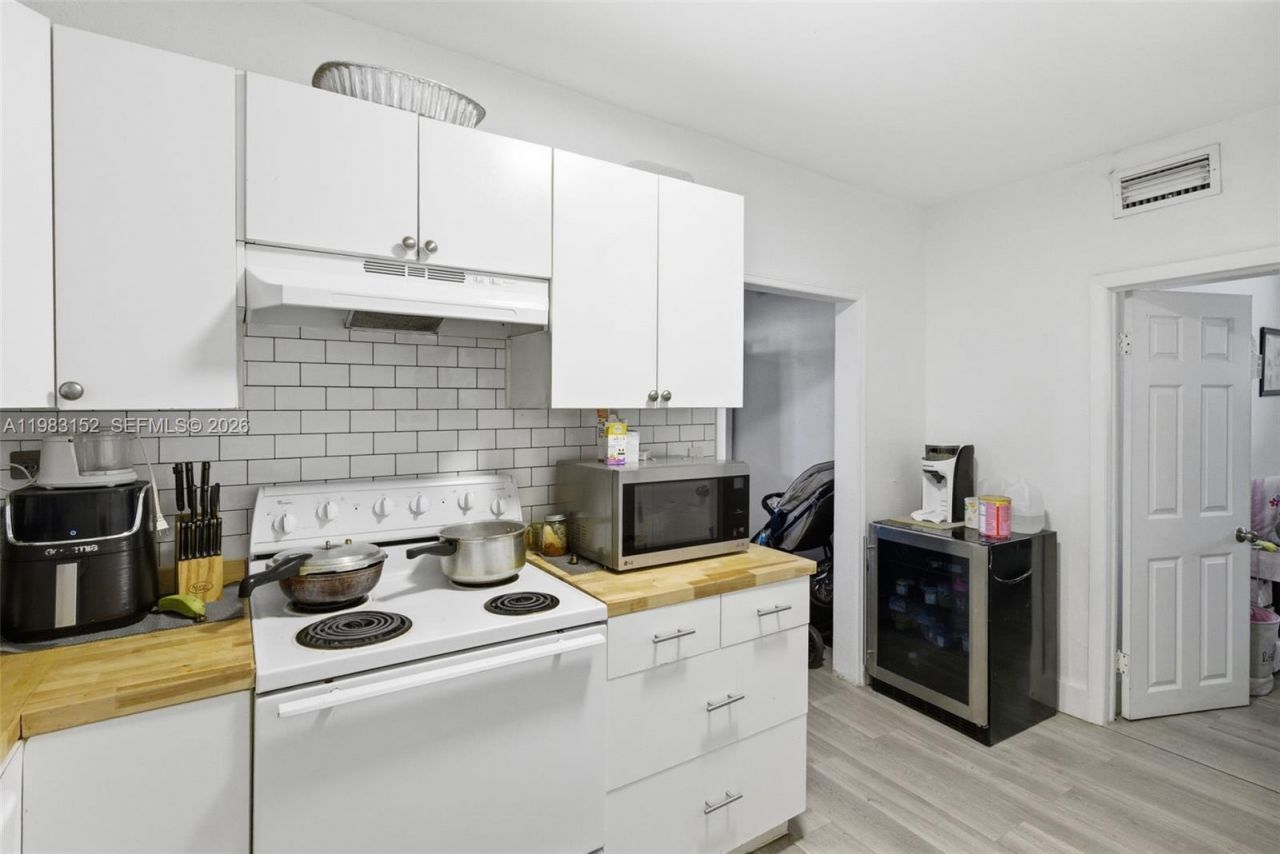 2142 NW 33rd St, Miami, FL 33142 Photo