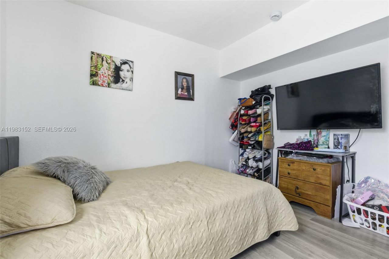 2142 NW 33rd St, Miami, FL 33142 Photo