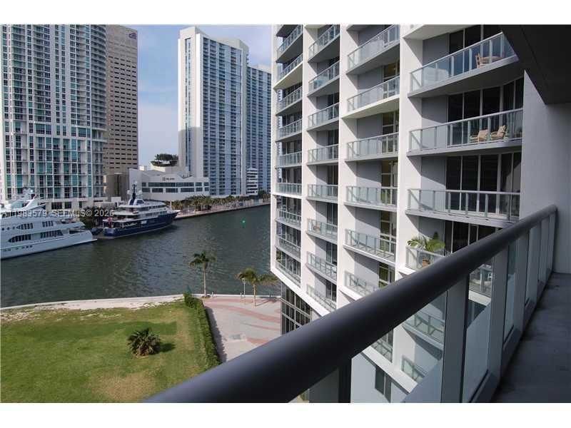 475 Brickell Ave , Unit 612, Miami, FL 33131 Photo
