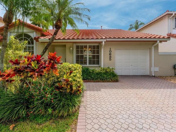 10635 NW 54th St , Doral, FL 33178