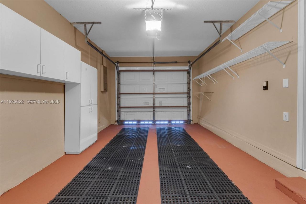 10635 NW 54th St , Doral, FL 33178 Photo