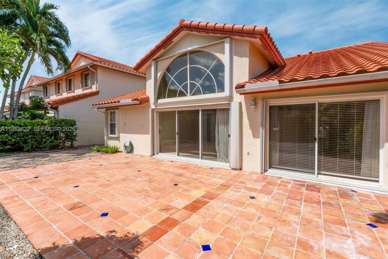 10635 NW 54th St , Doral, FL 33178 Photo