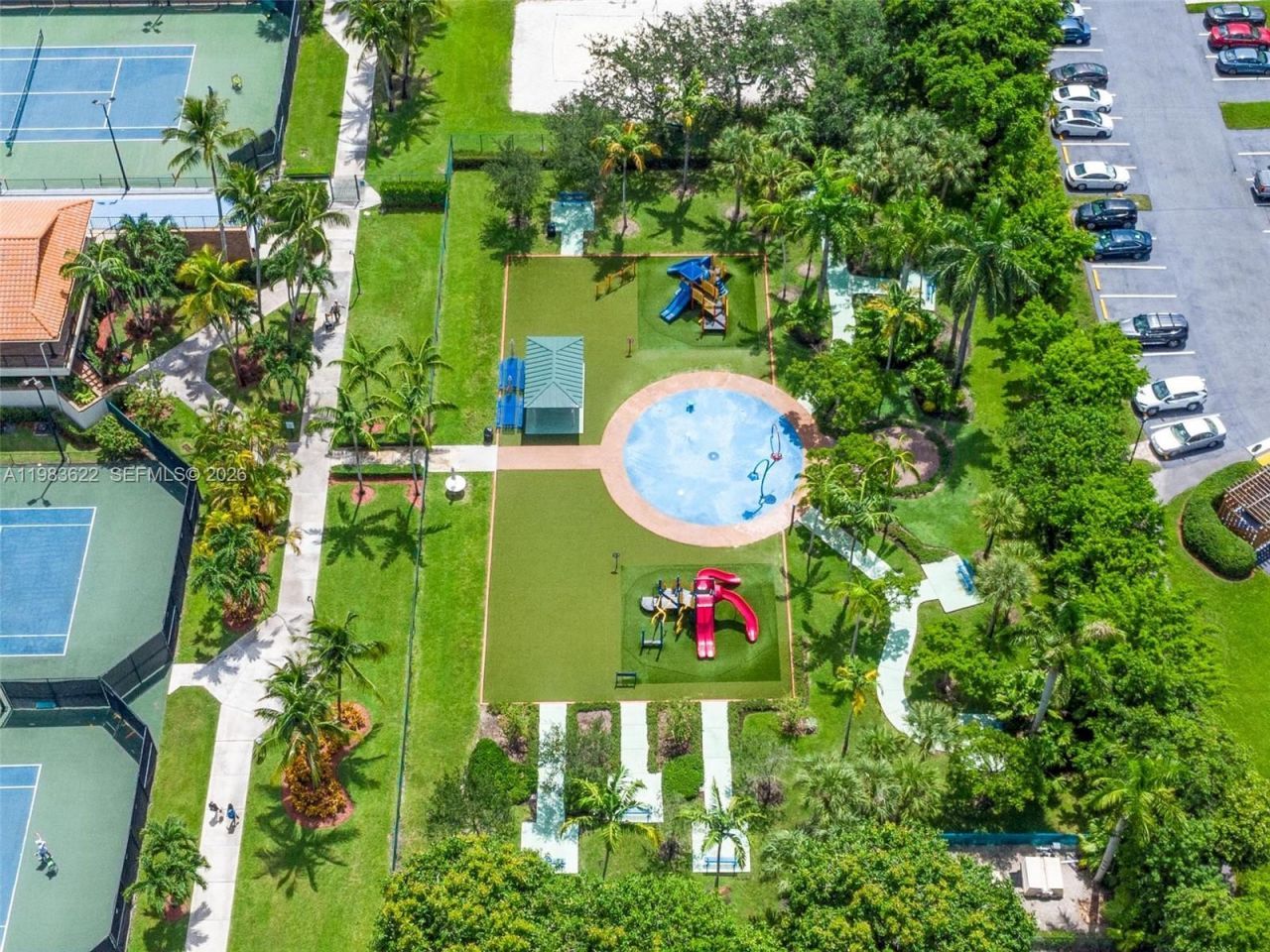 10635 NW 54th St , Doral, FL 33178 Photo