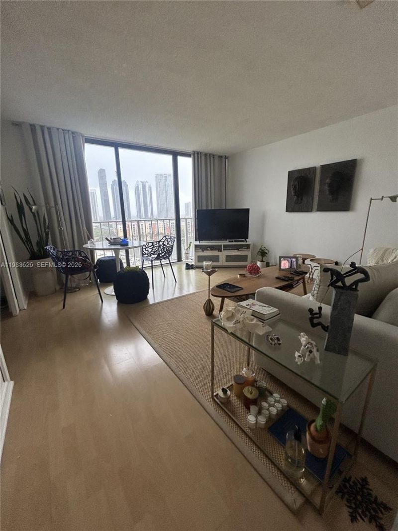 290 174th St , Unit 1715, Sunny Isles Beach, FL 33160 Photo