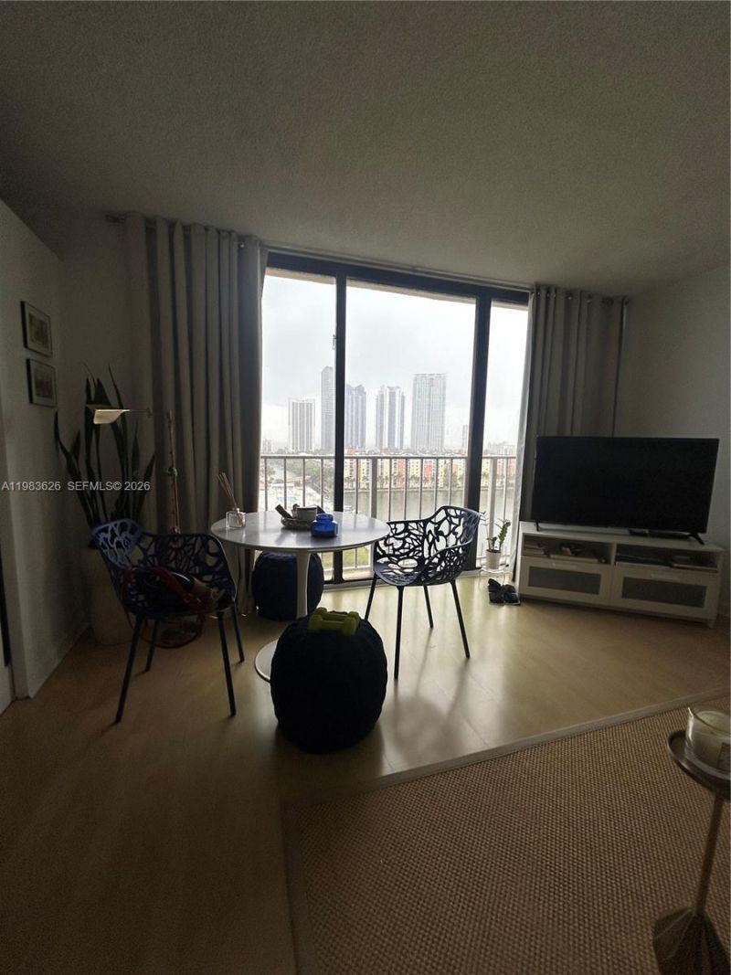 290 174th St , Unit 1715, Sunny Isles Beach, FL 33160 Photo