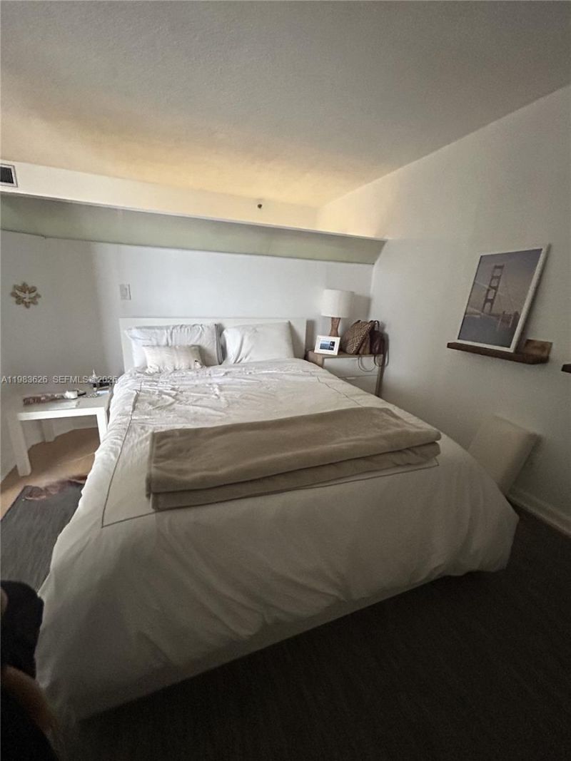 290 174th St , Unit 1715, Sunny Isles Beach, FL 33160 Photo