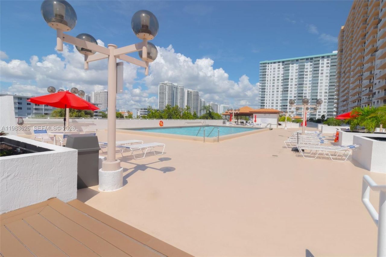 290 174th St , Unit 1715, Sunny Isles Beach, FL 33160 Photo