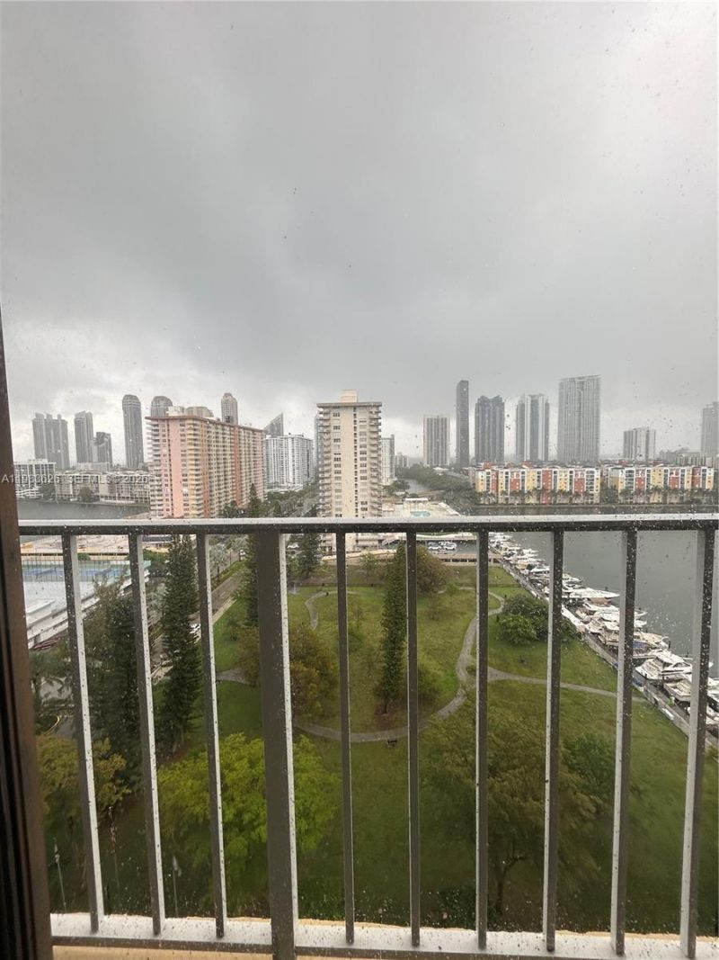 290 174th St , Unit 1715, Sunny Isles Beach, FL 33160 Photo
