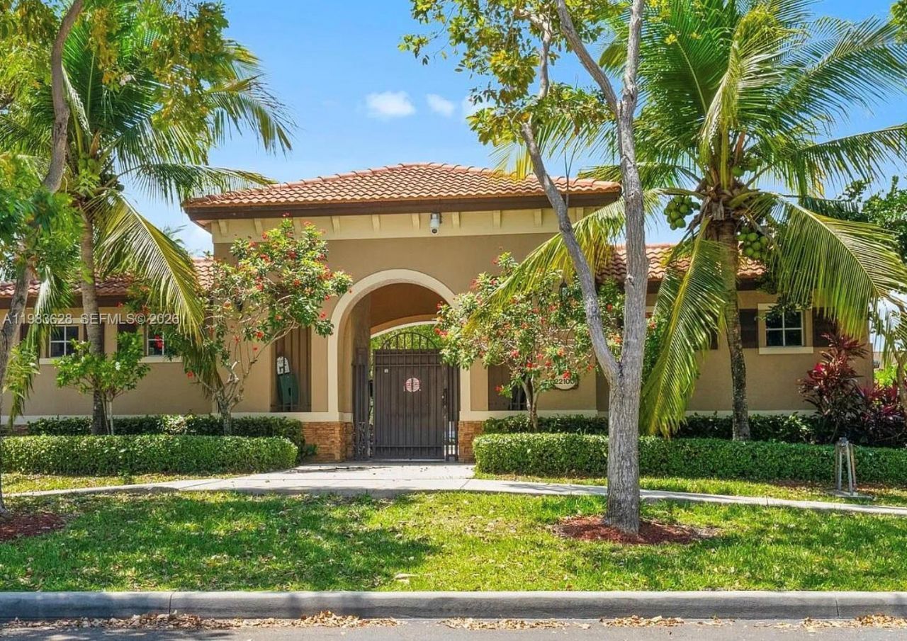 8884 SW 220th Ln, Cutler Bay, FL 33190 Photo