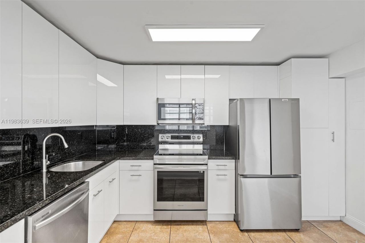 2750 NE 183rd St, Unit 1203, Aventura, FL 33160 Photo