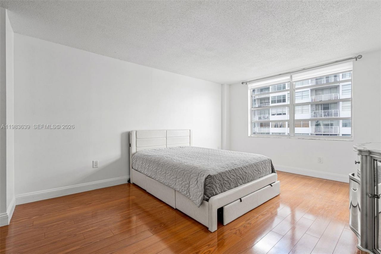 2750 NE 183rd St, Unit 1203, Aventura, FL 33160 Photo