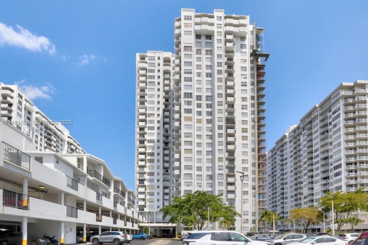 2750 NE 183rd St, Unit 1203, Aventura, FL 33160 Photo