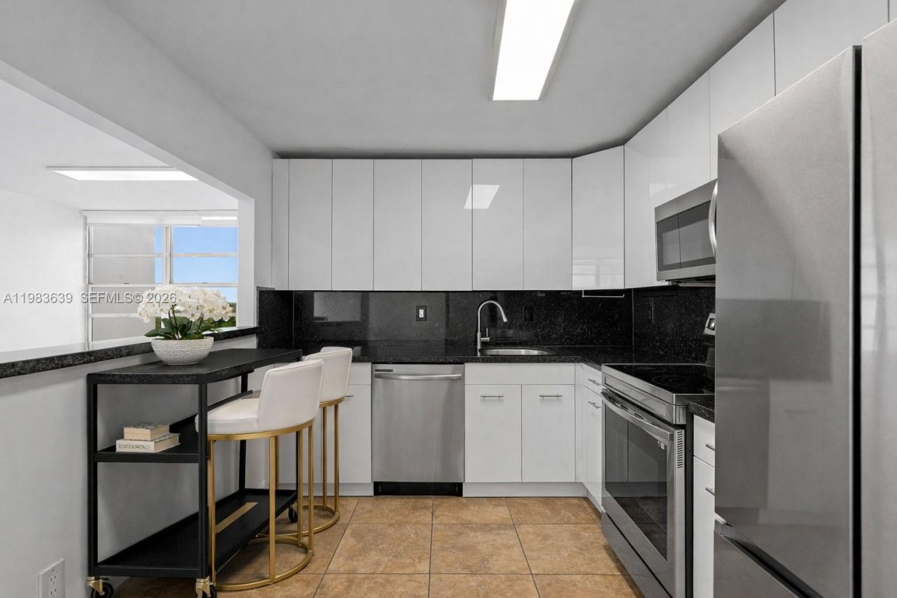 2750 NE 183rd St, Unit 1203, Aventura, FL 33160 Photo