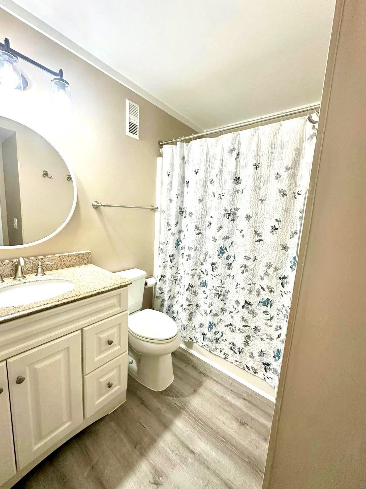 5905 S Kings Highway Photo 16