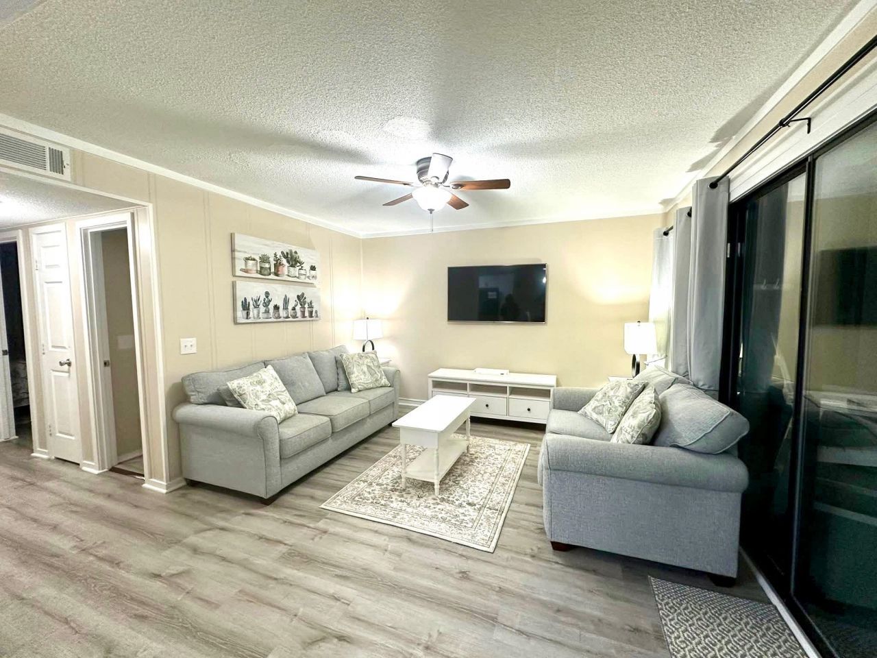 5905 S Kings Highway Photo 3