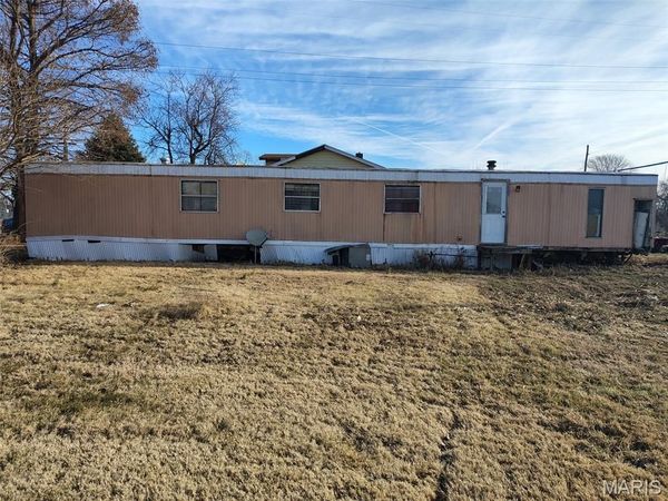 712 Jefferson Street , East St Louis, IL 62059