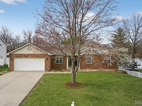 307 Longview Drive, Columbia, IL 62236