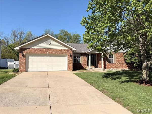 307 Longview Drive, Columbia, IL 62236