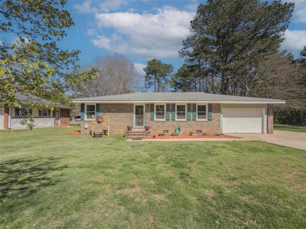 324 E Broad Street E, Winder, GA 30680 Main Photo
