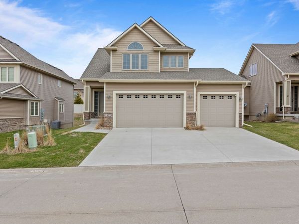 14029 Ridgemont Drive, Urbandale, IA 50323