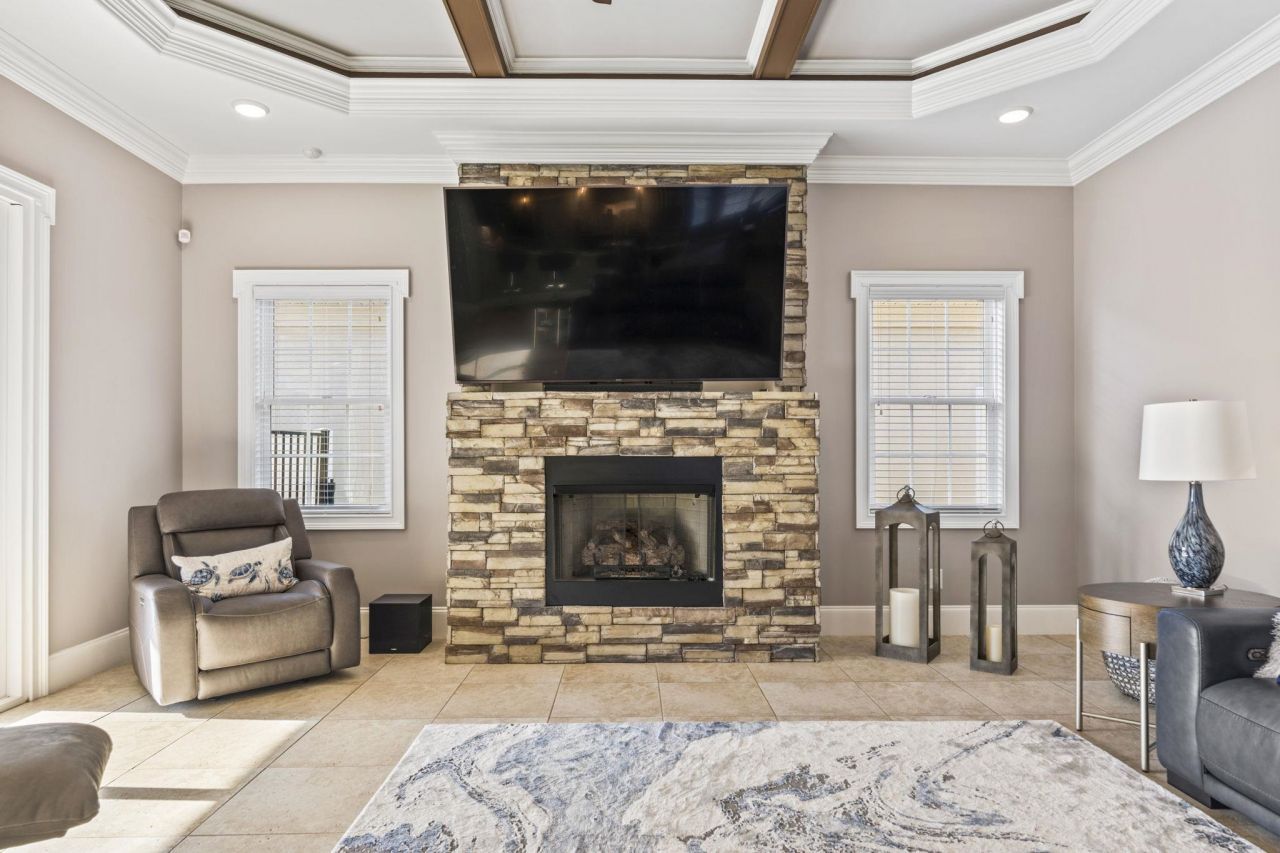 688 Edgecreek Dr.  Photo 10