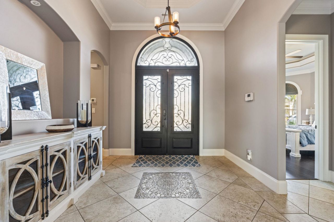 688 Edgecreek Dr.  Photo 4