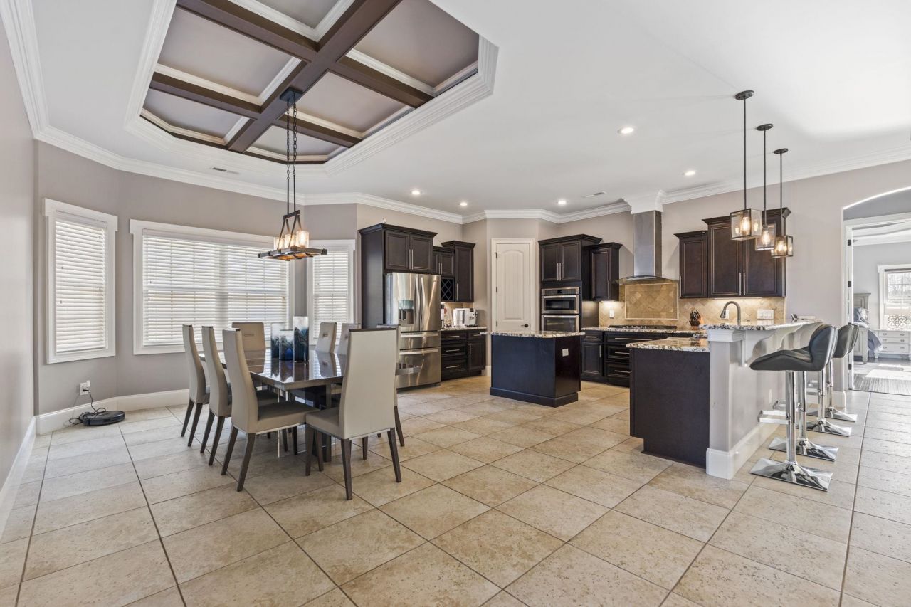 688 Edgecreek Dr.  Photo 5