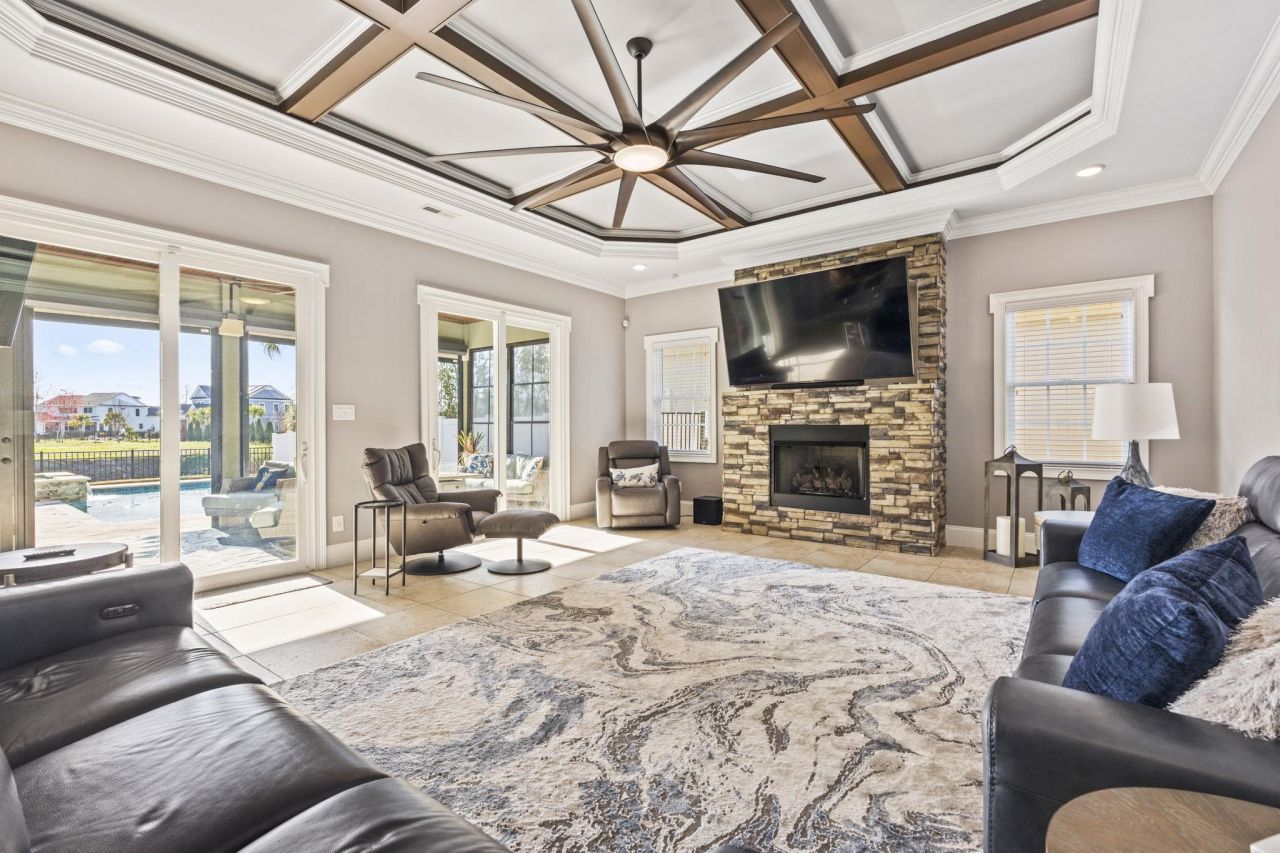 688 Edgecreek Dr.  Photo 9