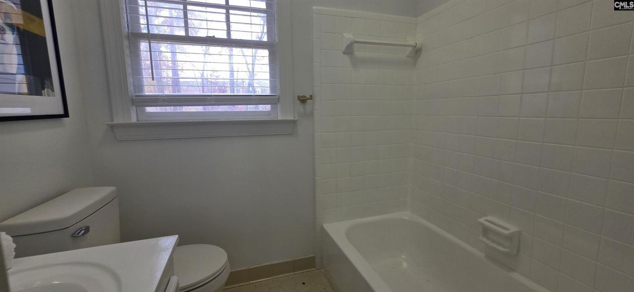 108 Scotland Court  Photo 11