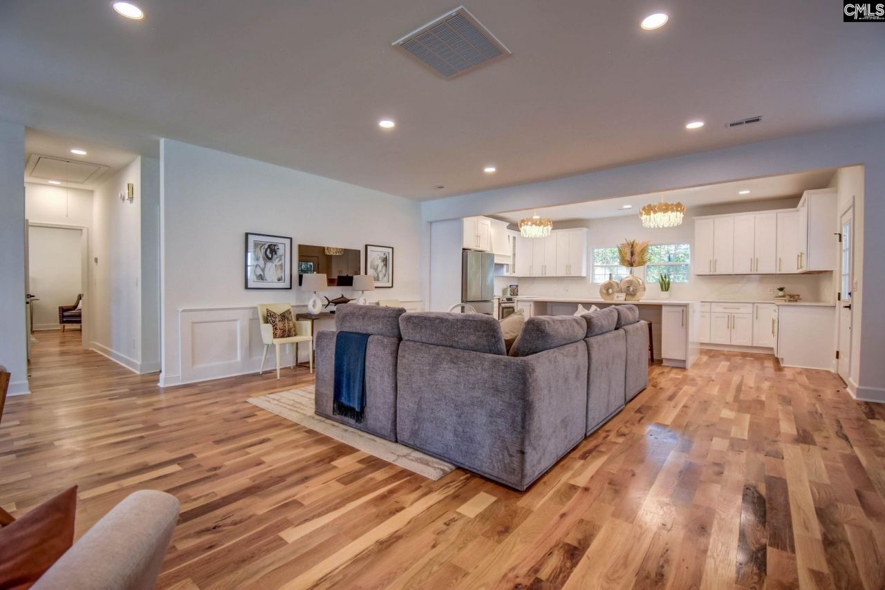 108 Scotland Court  Photo 12