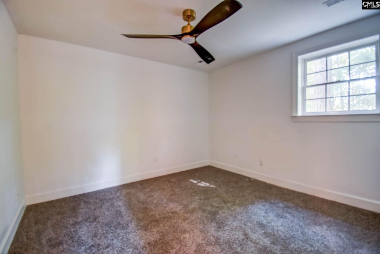 108 Scotland Court  Photo 35