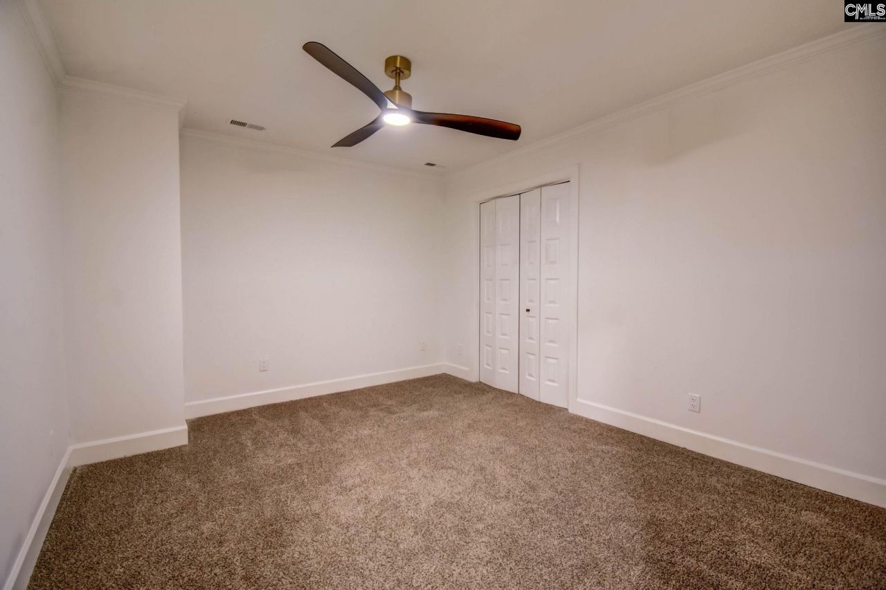 108 Scotland Court  Photo 36