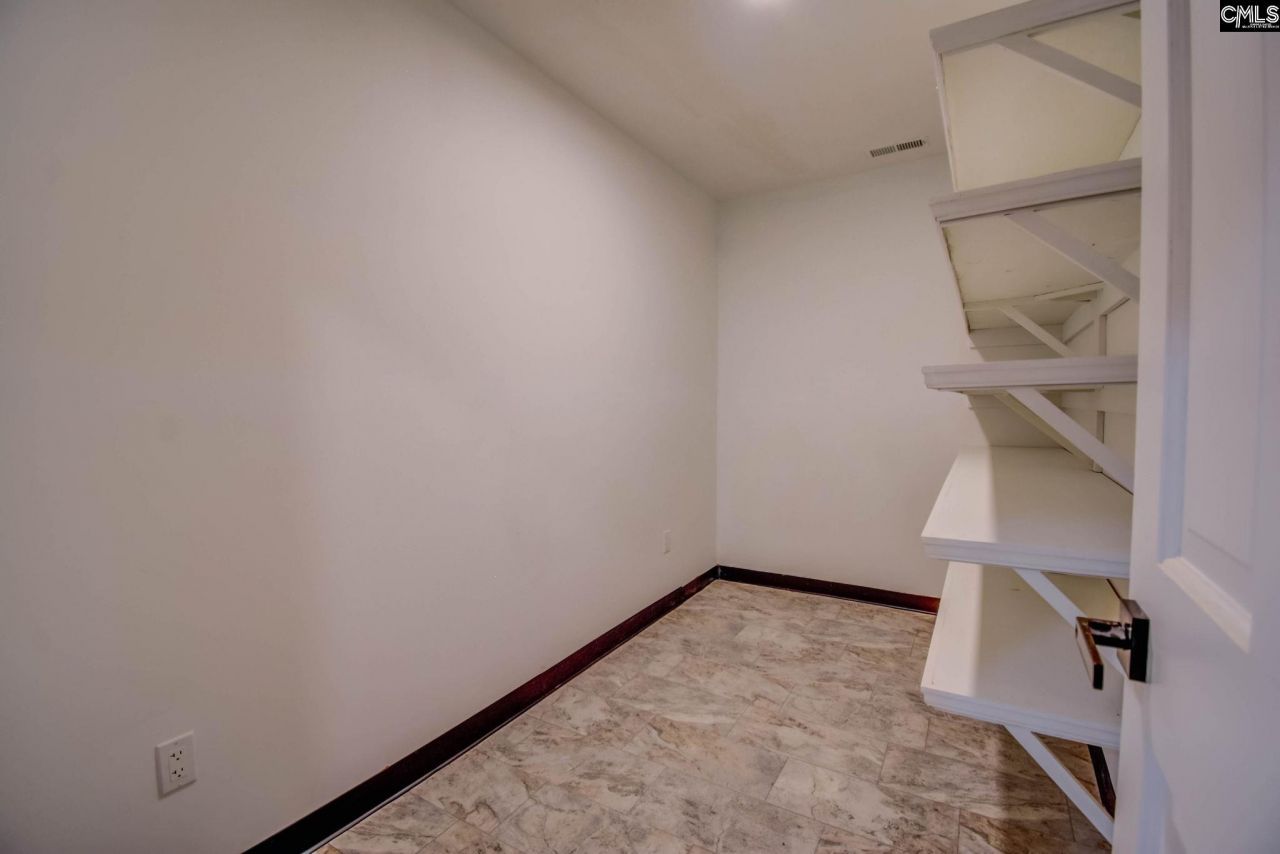 108 Scotland Court  Photo 37