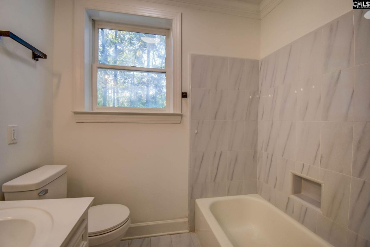 108 Scotland Court  Photo 39