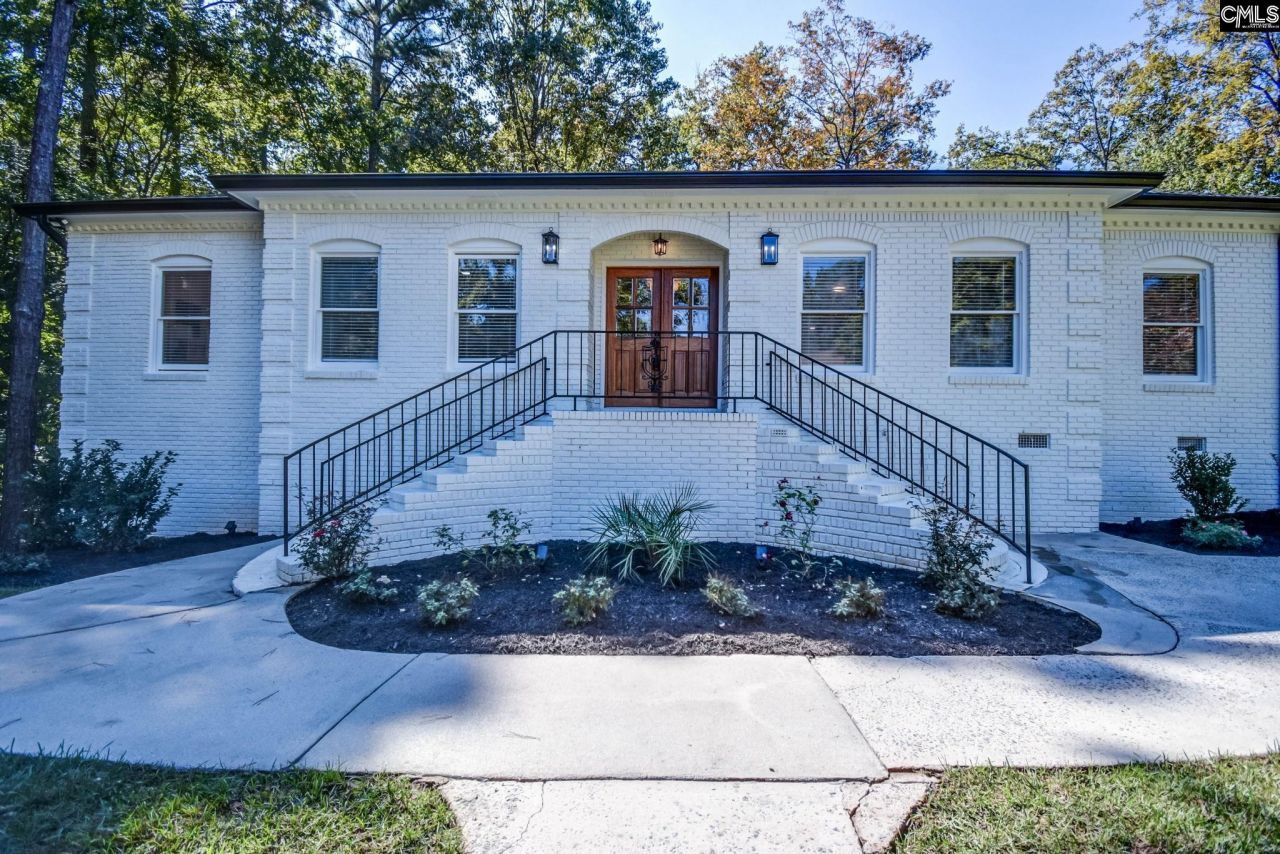 108 Scotland Court  Photo 4