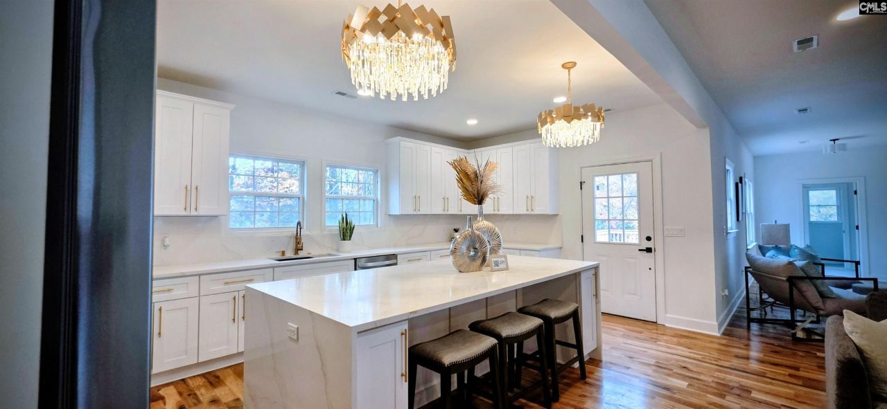 108 Scotland Court  Photo 9