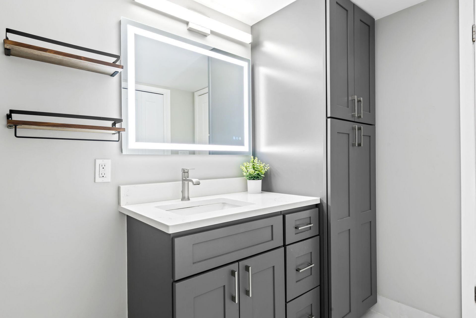 1881 Middle River Drive, Unit 206, Fort Lauderdale, FL 33305 Photo