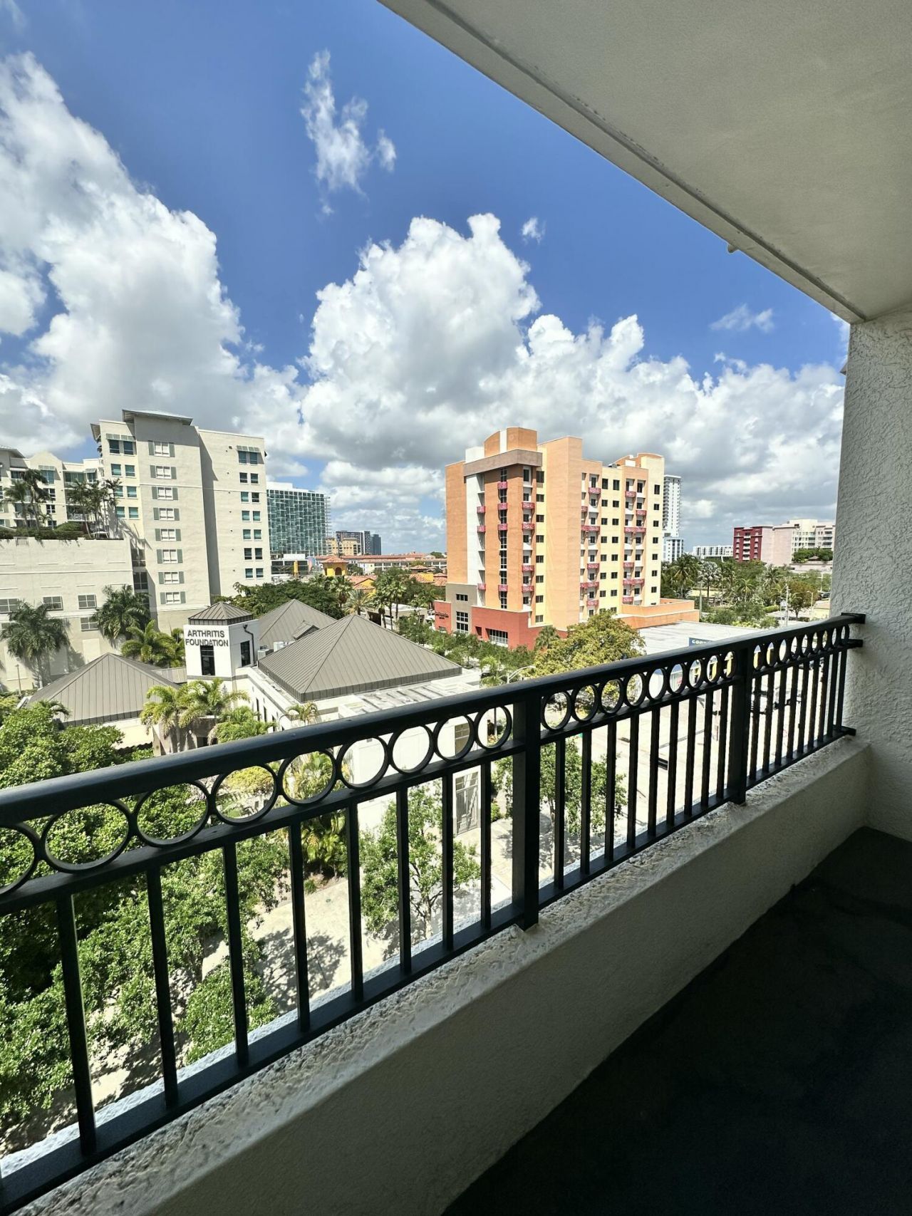 600 S Dixie Highway, Unit 621, West Palm Beach, FL 33401 Photo