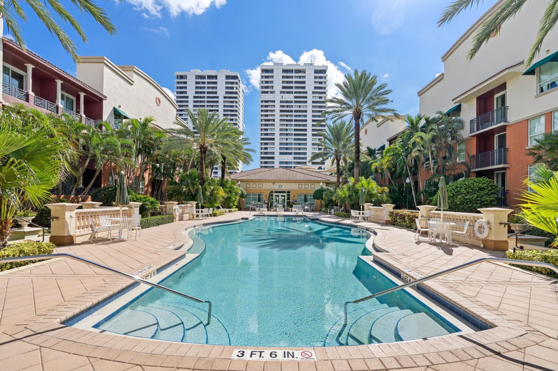 600 S Dixie Highway, Unit 621, West Palm Beach, FL 33401 Photo