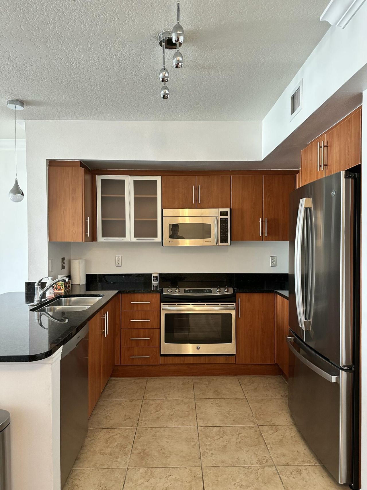 600 S Dixie Highway, Unit 621, West Palm Beach, FL 33401 Photo