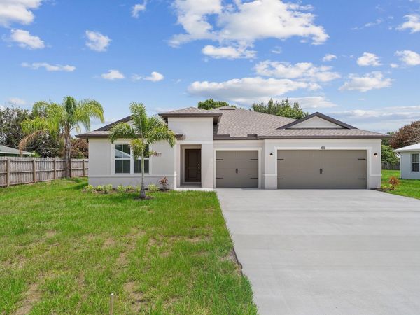 1611 SE Minorca Avenue, Port St. Lucie, FL 34952